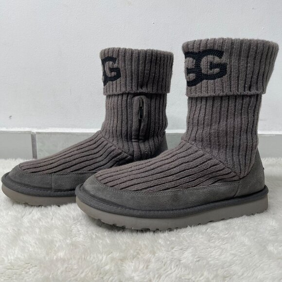 UGG Women's Charcoal Grey Classic Knit Round Toe Boot Slip On Shoes Size 9 - Picture 1 of 13